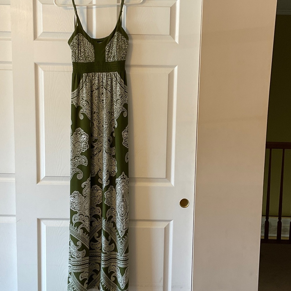 Apt. 9 Olive and White Paisley Maxi Dress